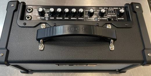 BOSS - Dual Cube LX Stereo Guitar Amplifier